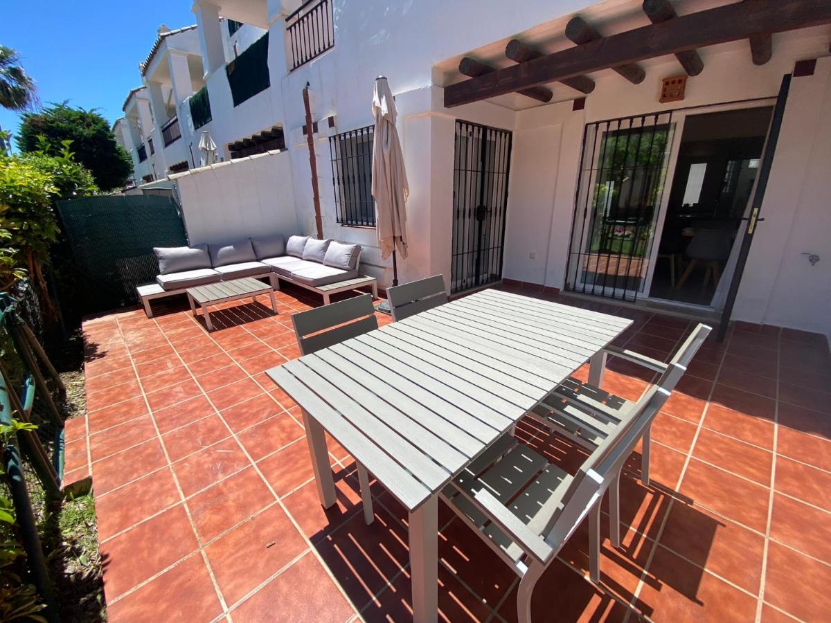 Preciosa Casa De 4 Y 3 Banos, Urbanizacion Naranjos, Puerto Banus Semesterbostad