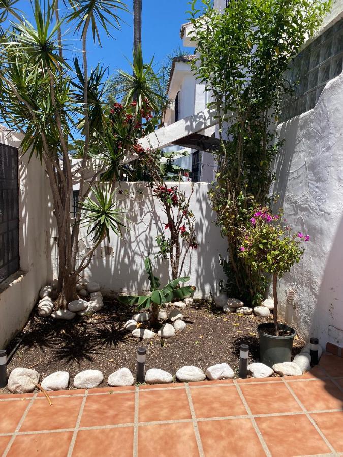 Preciosa Casa De 4 Y 3 Banos, Urbanizacion Naranjos, Puerto Banus Semesterbostad